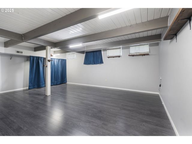 11010 Se SALMON St, Portland, OR 97216