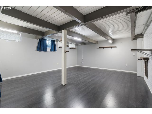 11010 Se SALMON St, Portland, OR 97216