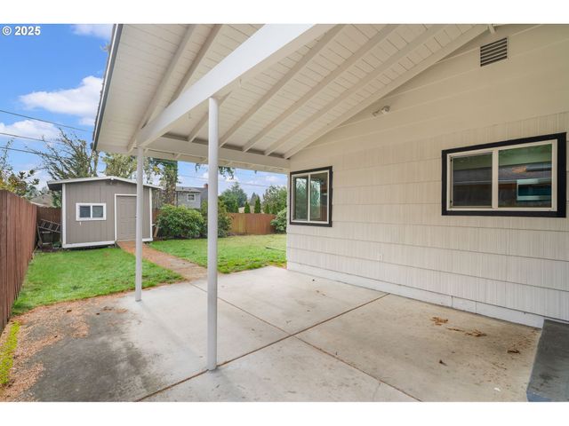 11010 Se SALMON St, Portland, OR 97216