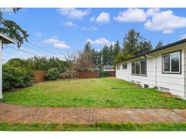 11010 Se SALMON St, Portland, OR 97216