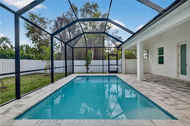 133 SW 9th PL, Cape Coral, FL 33991