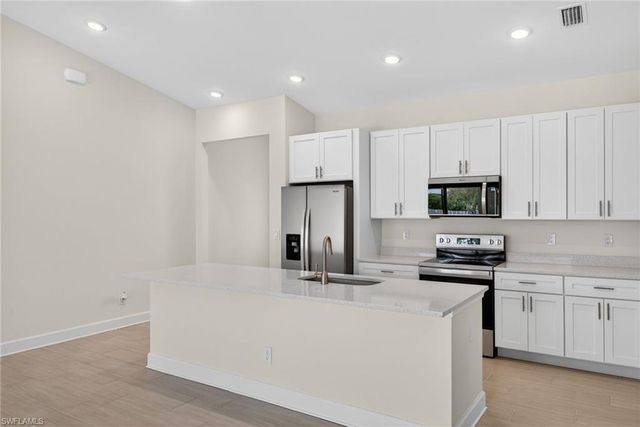 133 SW 9th PL, Cape Coral, FL 33991