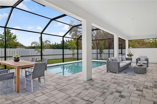 133 SW 9th PL, Cape Coral, FL 33991