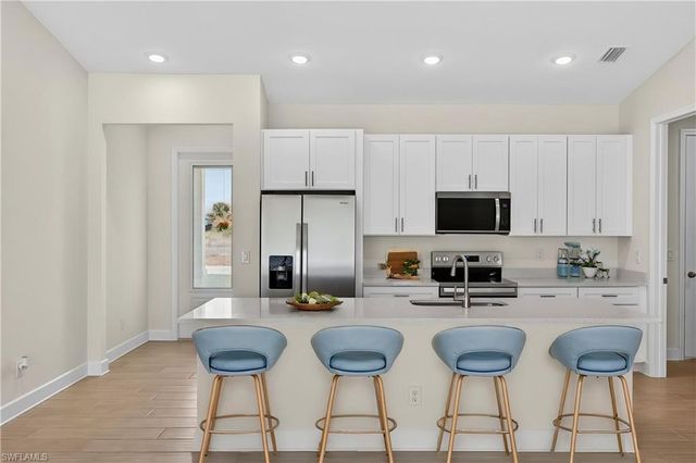 133 SW 9th PL, Cape Coral, FL 33991