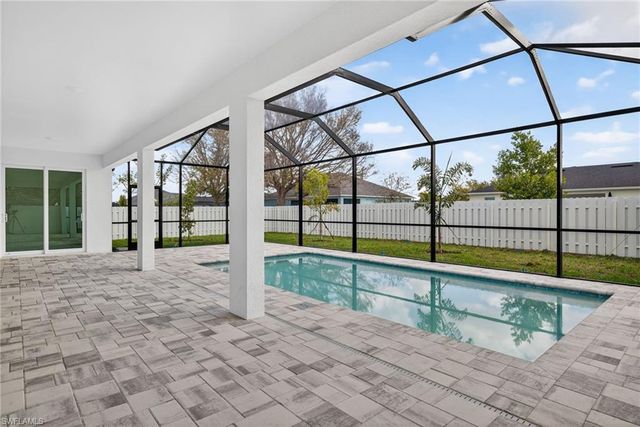 133 SW 9th PL, Cape Coral, FL 33991