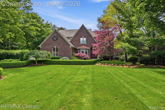 8033 Pine Ridge Court, Salem Township, MI 48168