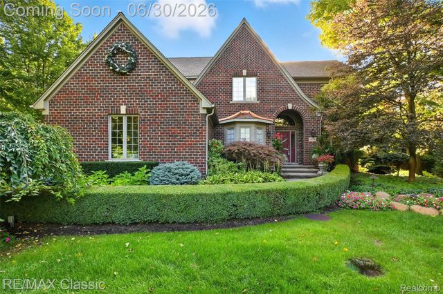 8033 Pine Ridge Court, Salem Township, MI 48168