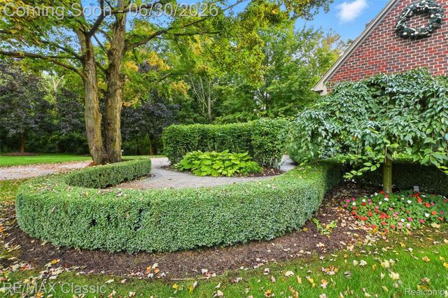 8033 Pine Ridge Court, Salem Township, MI 48168