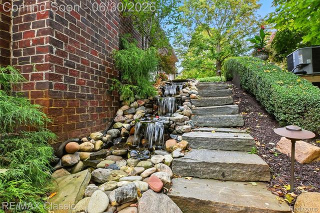 8033 Pine Ridge Court, Salem Township, MI 48168