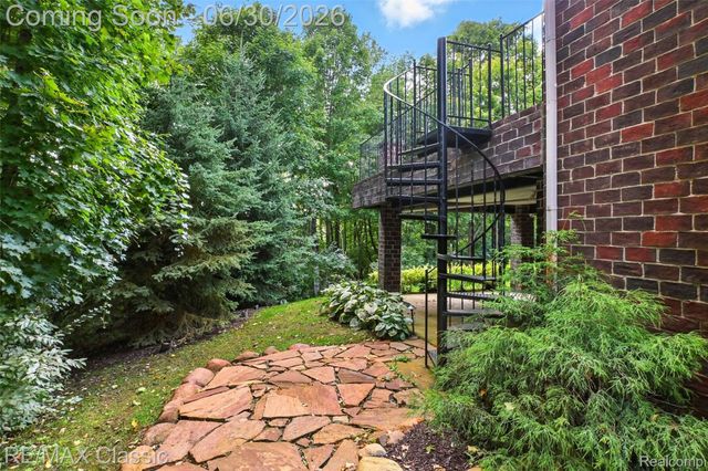 8033 Pine Ridge Court, Salem Township, MI 48168