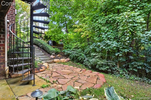 8033 Pine Ridge Court, Salem Township, MI 48168