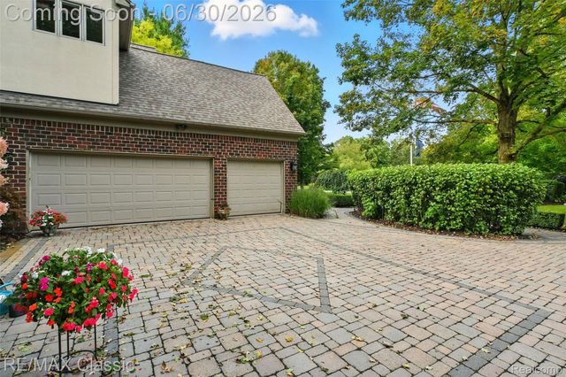 8033 Pine Ridge Court, Salem Township, MI 48168