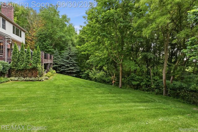 8033 Pine Ridge Court, Salem Township, MI 48168