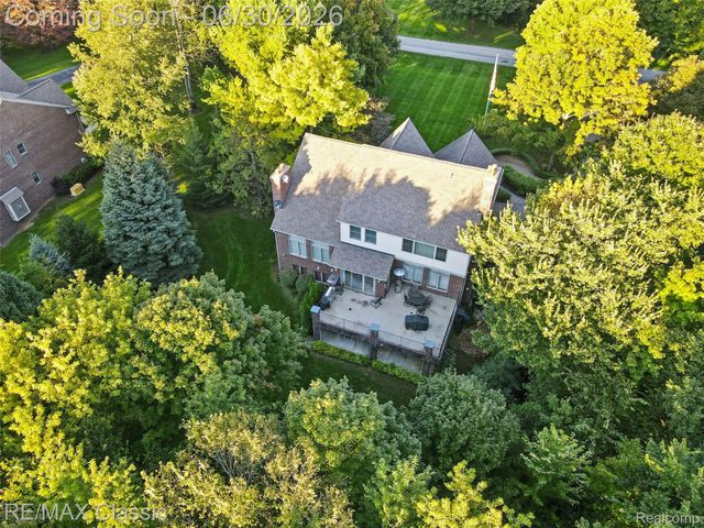 8033 Pine Ridge Court, Salem Township, MI 48168