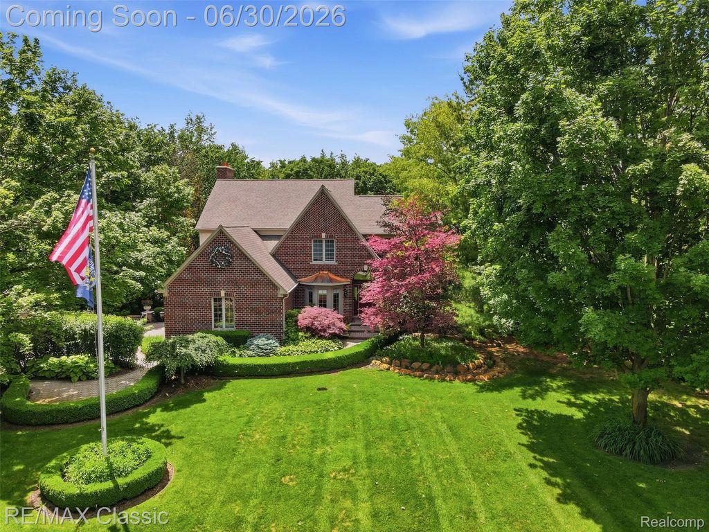 8033 Pine Ridge Court, Salem Township, MI 48168