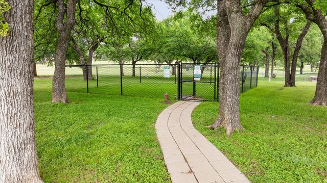 8511 Westover Court 241, Granbury, TX 76049
