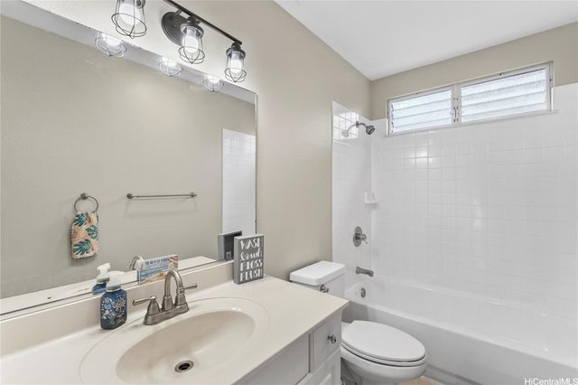 99-863 Meaala Street, Aiea, HI 96701