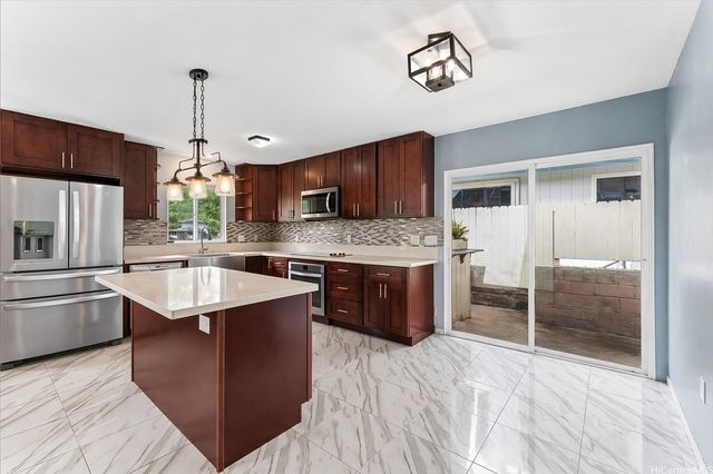 99-863 Meaala Street, Aiea, HI 96701