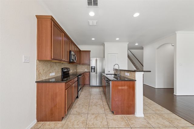 946 Bowie Drive, Lavon, TX 75166