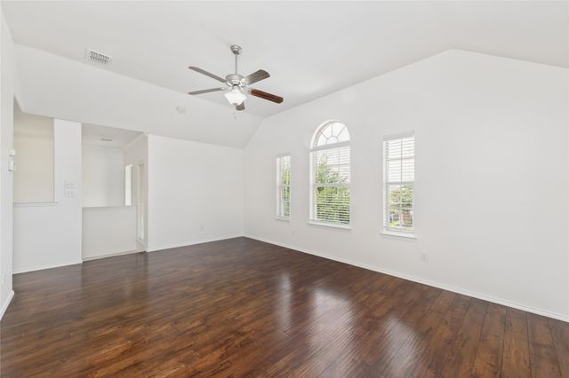 946 Bowie Drive, Lavon, TX 75166