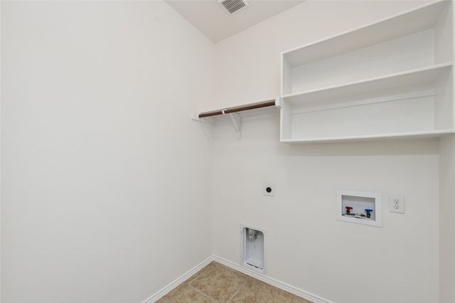 946 Bowie Drive, Lavon, TX 75166