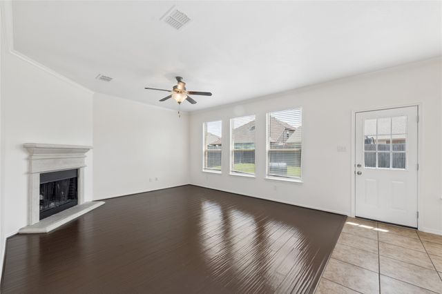 946 Bowie Drive, Lavon, TX 75166