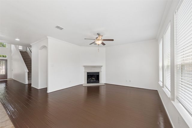 946 Bowie Drive, Lavon, TX 75166