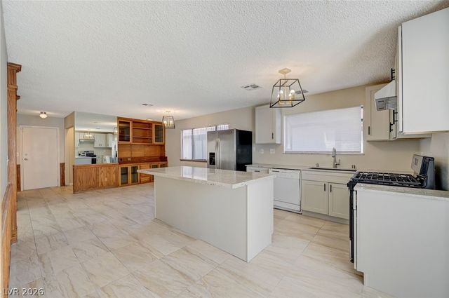 6437 Peachwood Road, Las Vegas, NV 89108