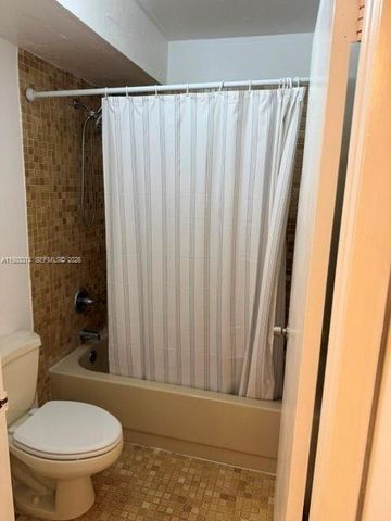 10825 SW 112 AV 6-215, Miami, FL 33176