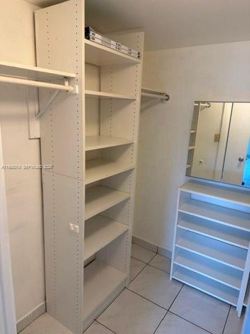10825 SW 112 AV 6-215, Miami, FL 33176