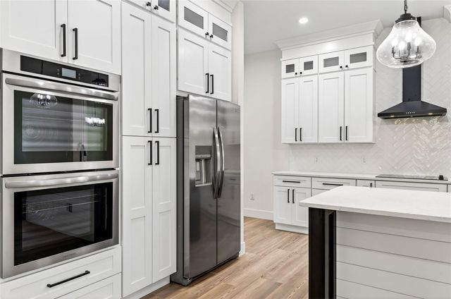 37700 DIXIE AVENUE, Dade City, FL 33525