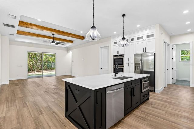 37700 DIXIE AVENUE, Dade City, FL 33525