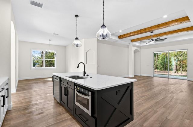 37700 DIXIE AVENUE, Dade City, FL 33525