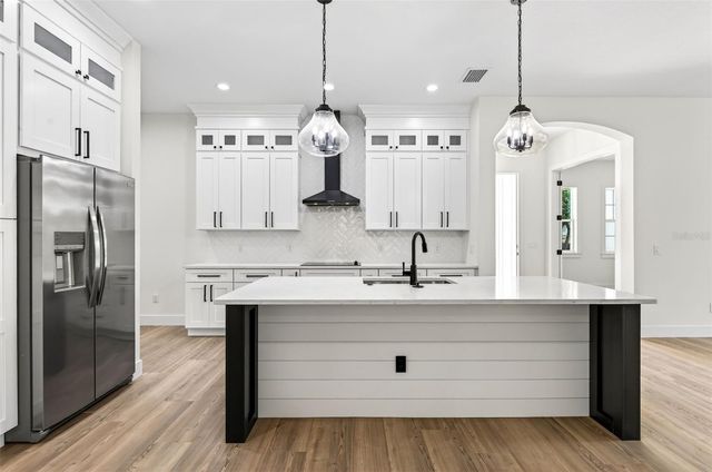 37700 DIXIE AVENUE, Dade City, FL 33525