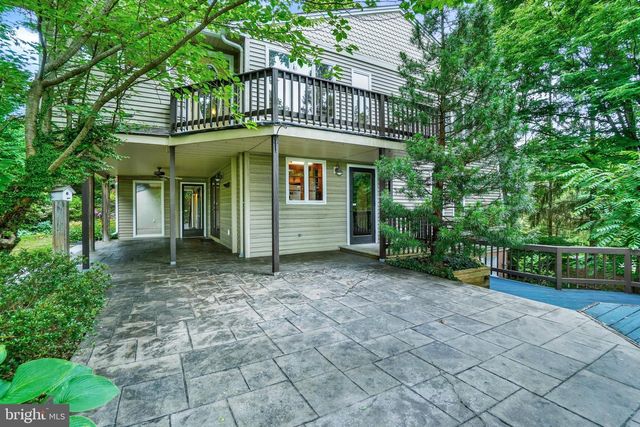 821 SMELTZER RD, Seven Valleys, PA 17360