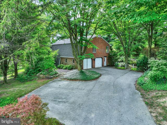 821 SMELTZER RD, Seven Valleys, PA 17360