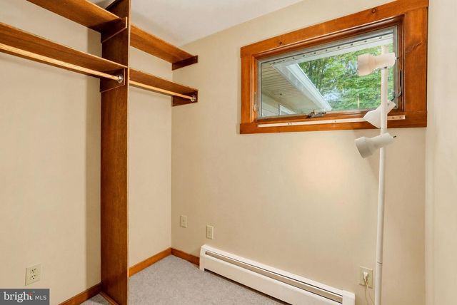 821 SMELTZER RD, Seven Valleys, PA 17360