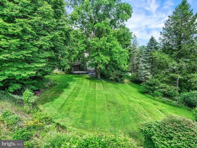 821 SMELTZER RD, Seven Valleys, PA 17360