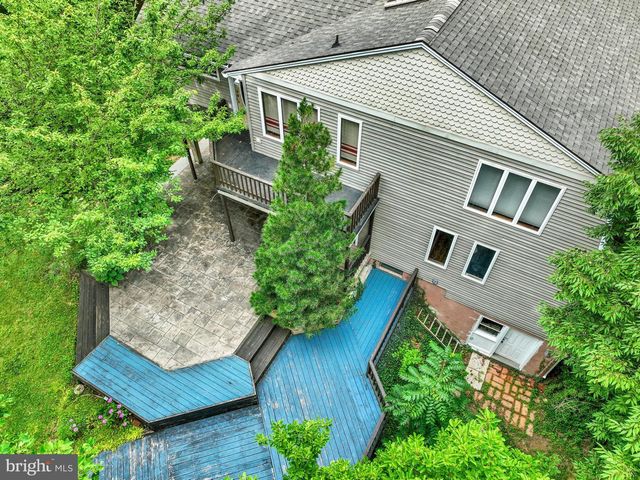 821 SMELTZER RD, Seven Valleys, PA 17360