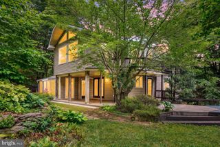 821 SMELTZER RD, Seven Valleys, PA 17360