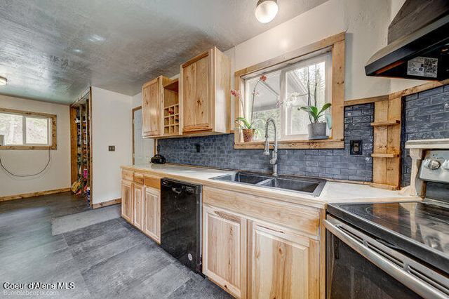 21 Lochsa Ln, Kingston, ID 83839