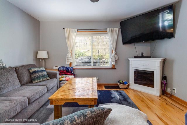 N4577 Circle DRIVE, Cambridge, WI 53523