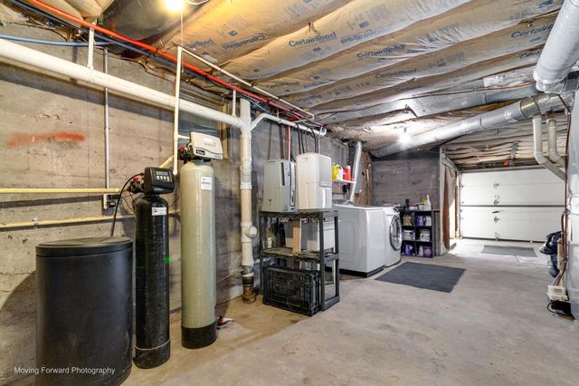 N4577 Circle DRIVE, Cambridge, WI 53523