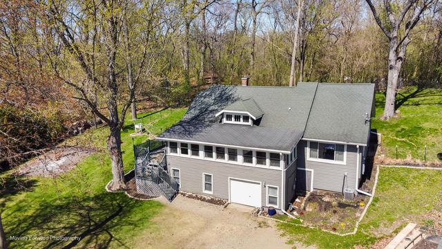 N4577 Circle DRIVE, Cambridge, WI 53523