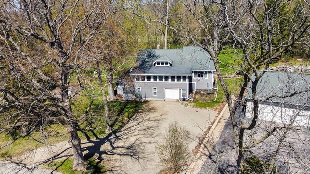 N4577 Circle DRIVE, Cambridge, WI 53523