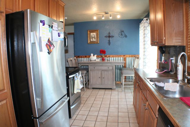 2203 Moyle St, Augusta, KS 67010