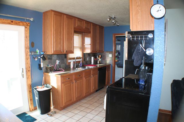 2203 Moyle St, Augusta, KS 67010