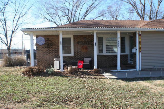 2203 Moyle St, Augusta, KS 67010