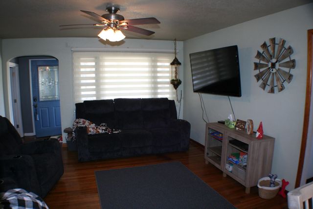 2203 Moyle St, Augusta, KS 67010