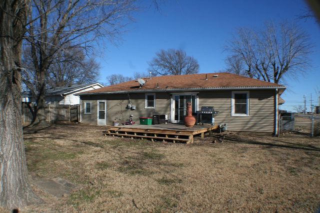 2203 Moyle St, Augusta, KS 67010